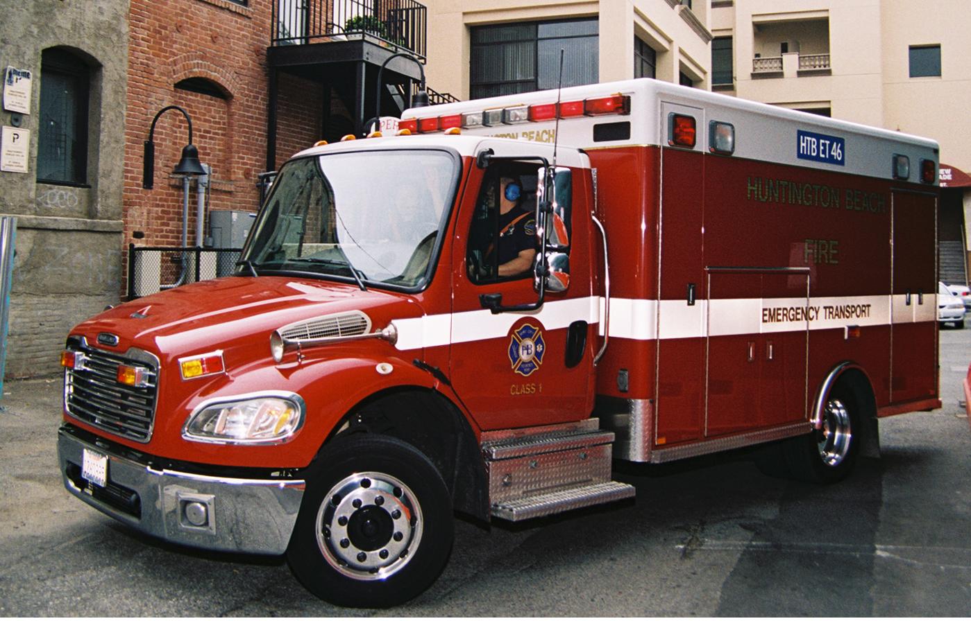 Ambulance Graphics And Animated Gifs PicGifscom