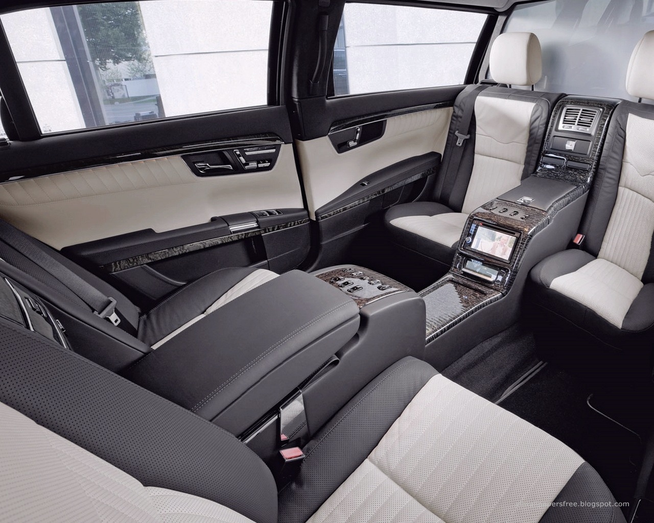 Mercedes benz wallpapers