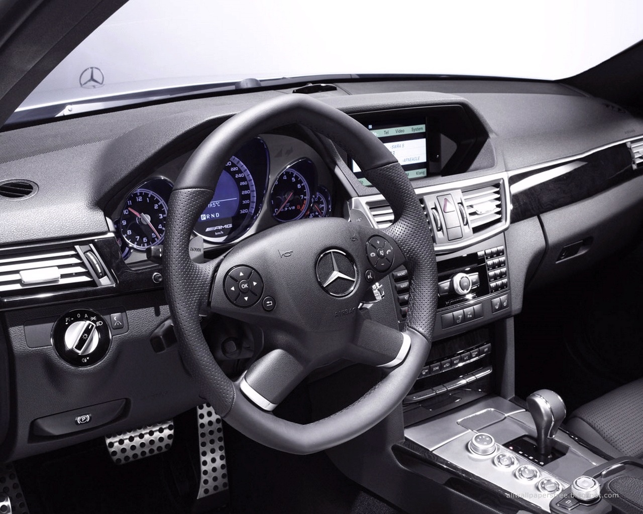 Mercedes benz wallpapers