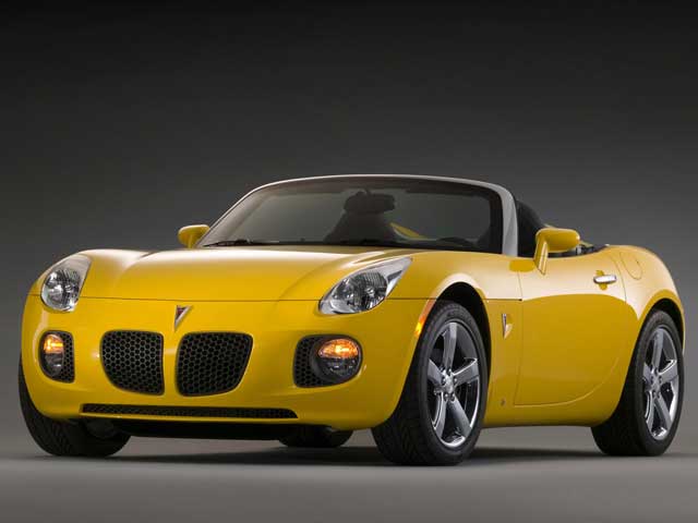 Yellow Pontiac Solstice 2006