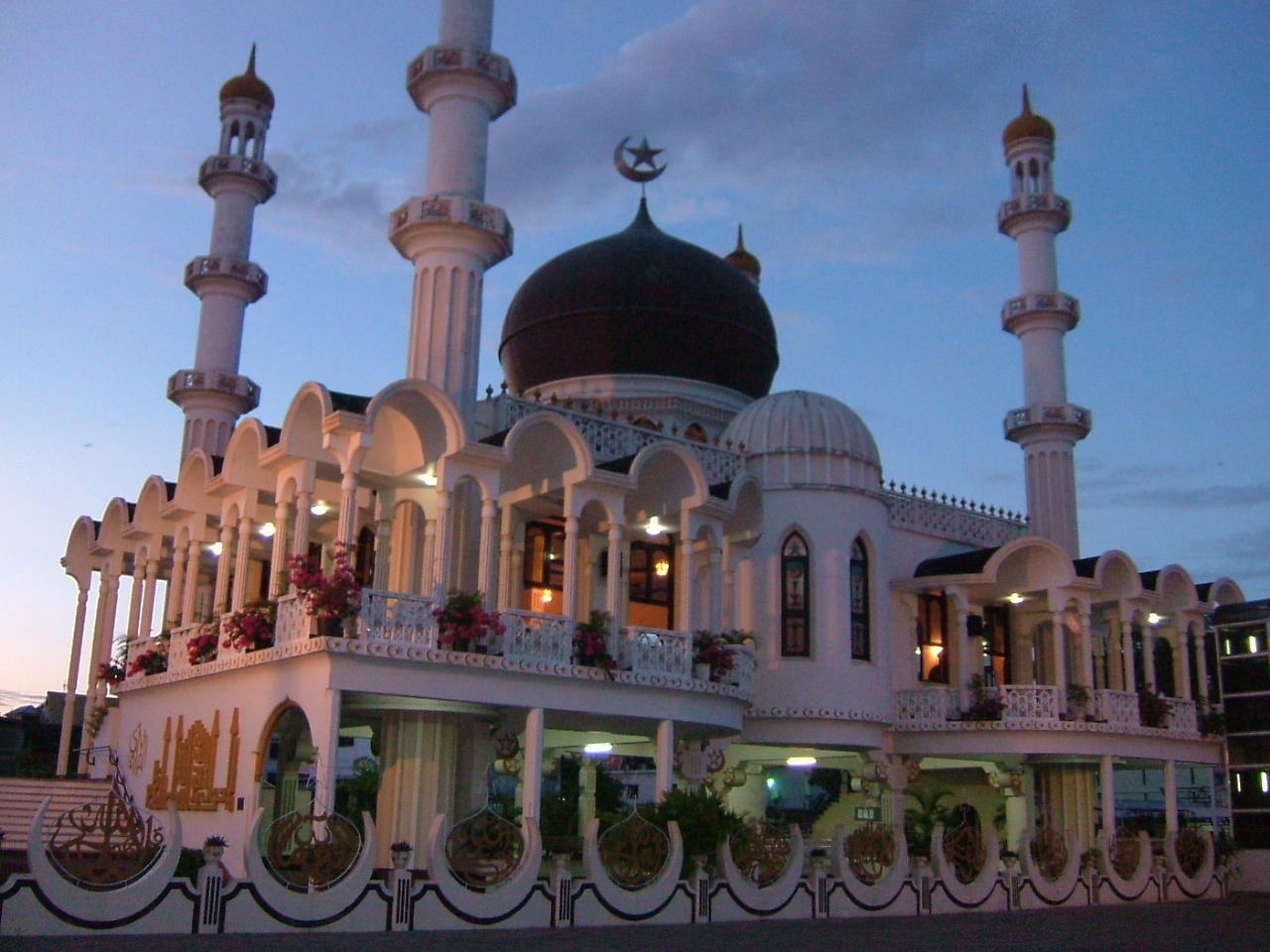 Islamic building